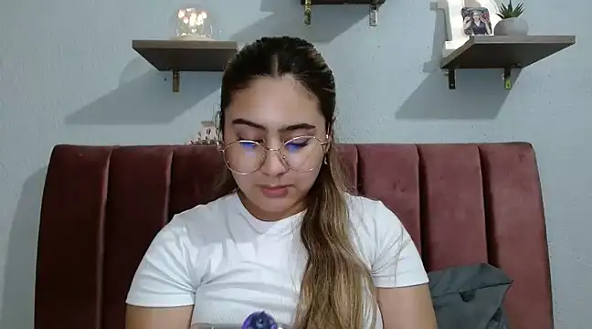 Miabonnett  online show from 03/21/25, 09:23