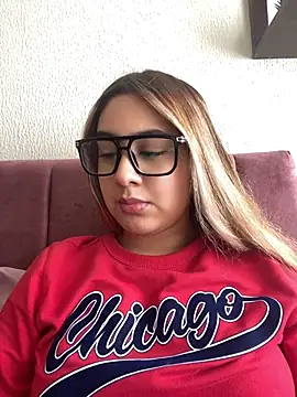 Snapshot of Miabonnett_ chatting on 07/17/26, 03:18 Miabonnett online show from 07/17/26, 03:18