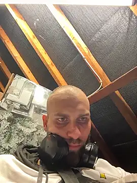 Snapshot of pervy_devil chatting on 09/25/25, 08:23 pervy devil online show from 09/25/25, 08:23