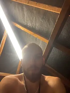 Snapshot of pervy_devil chatting on 10/01/25, 04:13 pervy devil online show from 10/01/25, 04:13