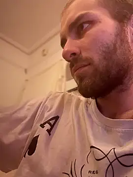 Snapshot of pervy_devil chatting on 12/04/25, 04:27 pervy devil online show from 12/04/25, 04:27