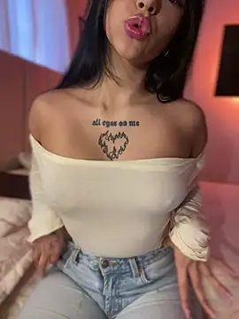 eva elifee online show from 10/28/25, 10:23