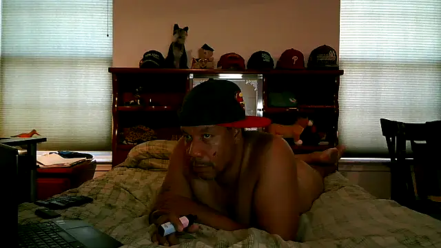 Snapshot of pimpdaddy4ever chatting on 09/14/25, 08:19 pimpdaddy4ever online show from 09/14/25, 08:19