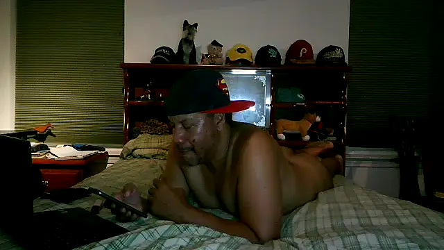 Snapshot of pimpdaddy4ever chatting on 09/17/25, 05:20 pimpdaddy4ever online show from 09/17/25, 05:20