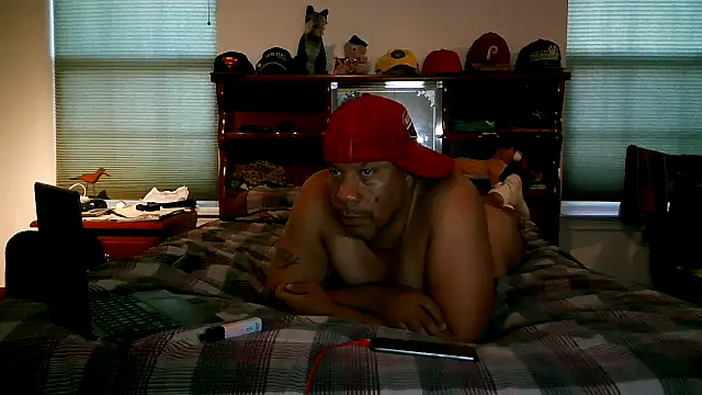 Snapshot of pimpdaddy4ever chatting on 10/02/25, 11:28 pimpdaddy4ever online show from 10/02/25, 11:28