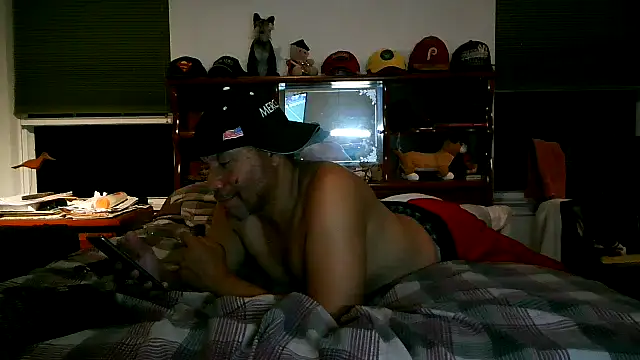 Snapshot of pimpdaddy4ever chatting on 11/16/25, 05:02 pimpdaddy4ever online show from 11/16/25, 05:02