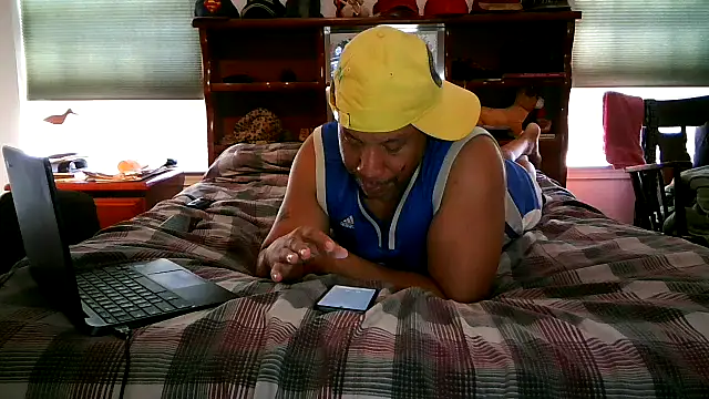 Snapshot of pimpdaddy4ever chatting on 11/28/25, 04:53 pimpdaddy4ever online show from 11/28/25, 04:53