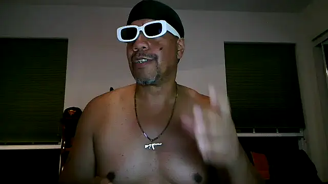 Snapshot of pimpdaddy4ever chatting on 12/02/25, 02:39 pimpdaddy4ever online show from 12/02/25, 02:39