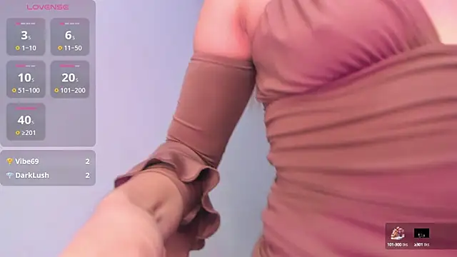 Snapshot of selene_tylor_ chatting on 10/15/25, 09:15 selene tylor online show from 10/15/25, 09:15