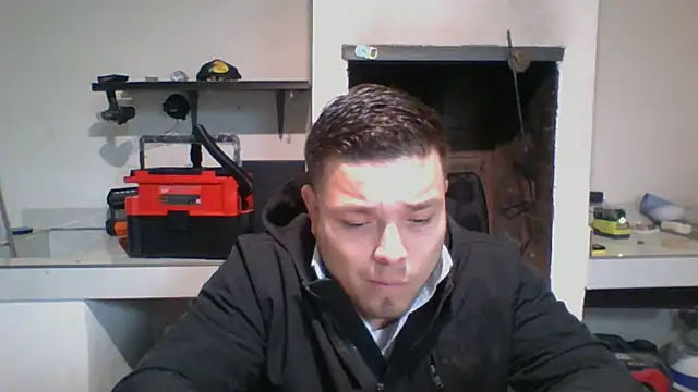 Snapshot of DirtyRcride chatting on 12/12/24, 04:37 DirtyRcride online show from 12/12/24, 04:37
