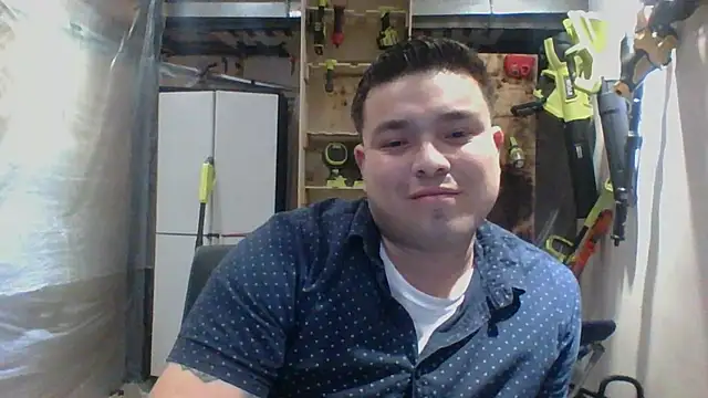 Snapshot of DirtyRcride chatting on 12/28/24, 05:12 DirtyRcride online show from 12/28/24, 05:12