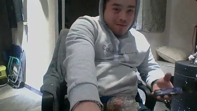 Snapshot of DirtyRcride chatting on 01/02/25, 02:22 DirtyRcride online show from 01/02/25, 02:22