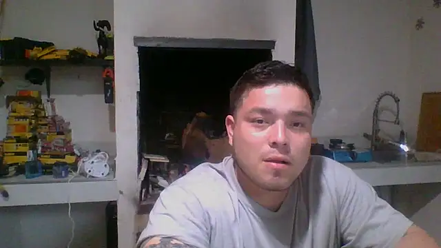 Snapshot of DirtyRcride chatting on 02/10/25, 05:14 DirtyRcride online show from 02/10/25, 05:14