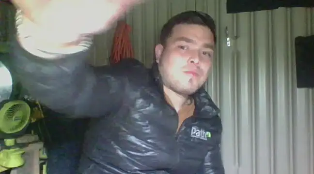 Snapshot of DirtyRcride chatting on 02/13/25, 04:22 DirtyRcride online show from 02/13/25, 04:22