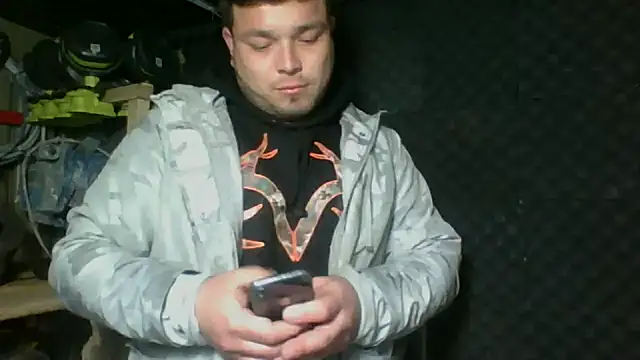 Snapshot of DirtyRcride chatting on 02/21/25, 04:18 DirtyRcride online show from 02/21/25, 04:18
