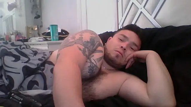 Snapshot of DirtyRcride chatting on 03/06/25, 03:24 DirtyRcride online show from 03/06/25, 03:24