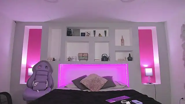 ViolettaBaker  online show from 12/06/24, 01:40
