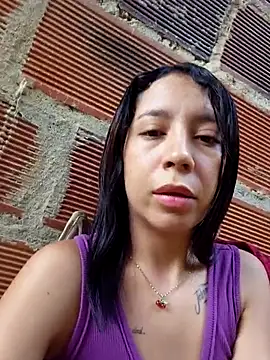 Snapshot of MariCeleste- chatting on 12/05/25, 11:19 MariCeleste- online show from 12/05/25, 11:19