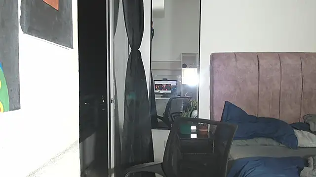 Snapshot of Liza_Thurner chatting on 10/03/25, 11:46 Liza Thurner online show from 10/03/25, 11:46