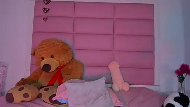 little-Emma online show from 01/06/25, 06:14