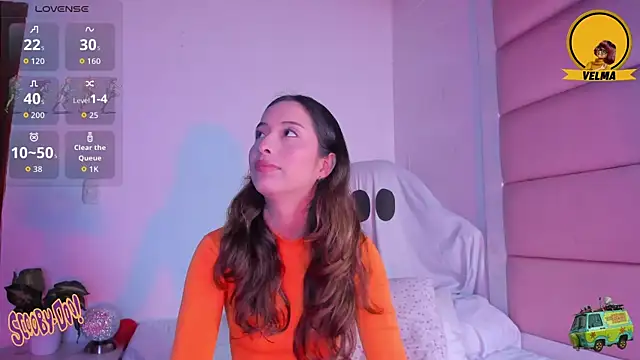 Snapshot of little-Emma chatting on 10/06/25, 12:19 little-Emma online show from 10/06/25, 12:19