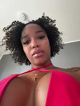 Snapshot of Black_Dolll chatting on 03/21/25, 01:34 Black Dolll online show from 03/21/25, 01:34