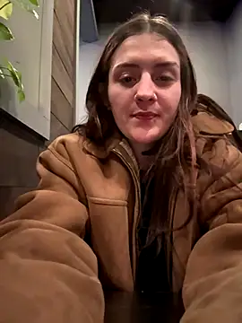 emilysue1 online show from 12/14/25, 05:02