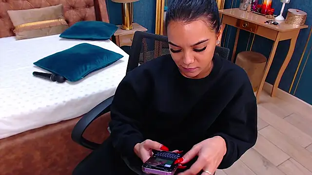 SerenaXMendez online show from 01/25/25, 12:58