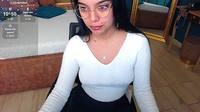 SerenaXMendez online show from 10/06/25, 03:04