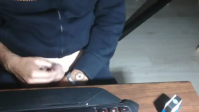 Adri gard online show from 10/14/25, 08:42