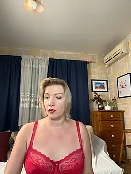 Snapshot of AnnaThurman chatting on 10/12/25, 07:46 AnnaThurman online show from 10/12/25, 07:46