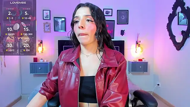 Charlotte  Benett online show from 11/03/25, 04:36