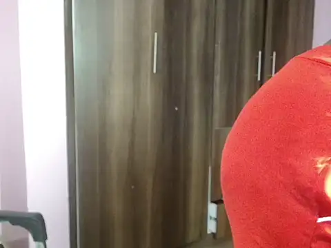 massive squirts online show from 10/31/25, 08:54