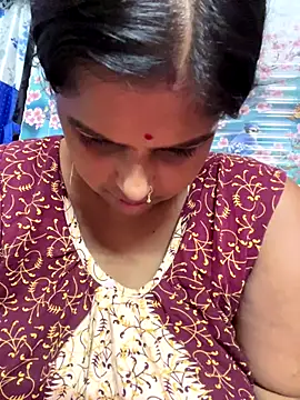 Snapshot of Beauty-queen chatting on 09/26/25, 12:42 Beauty-queen online show from 09/26/25, 12:42