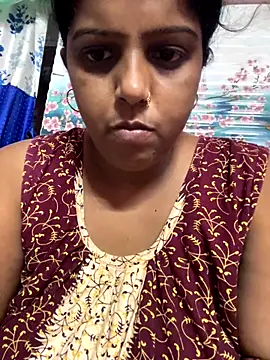 Snapshot of Beauty-queen chatting on 10/10/25, 10:36 Beauty-queen online show from 10/10/25, 10:36