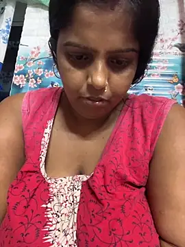 Snapshot of Beauty-queen chatting on 10/11/25, 10:58 Beauty-queen online show from 10/11/25, 10:58