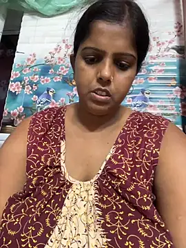 Snapshot of Beauty-queen chatting on 10/16/25, 10:27 Beauty-queen online show from 10/16/25, 10:27