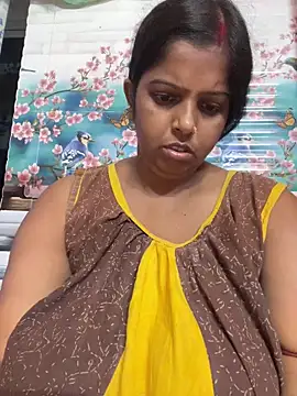 Snapshot of Beauty-queen chatting on 10/18/25, 11:11 Beauty-queen online show from 10/18/25, 11:11