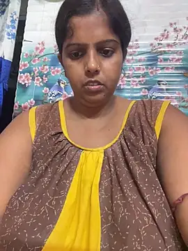 Snapshot of Beauty-queen chatting on 10/26/25, 11:16 Beauty-queen online show from 10/26/25, 11:16