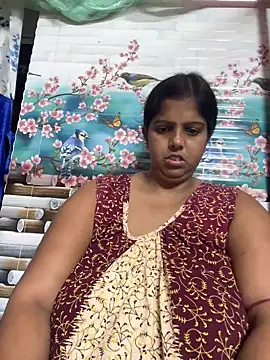 Snapshot of Beauty-queen chatting on 10/27/25, 01:26 Beauty-queen online show from 10/27/25, 01:26