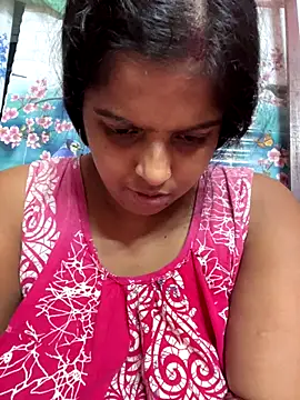 Snapshot of Beauty-queen chatting on 10/31/25, 01:23 Beauty-queen online show from 10/31/25, 01:23