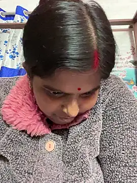Snapshot of Beauty-queen chatting on 01/11/26, 11:04 Beauty-queen online show from 01/11/26, 11:04
