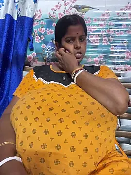 Snapshot of Beauty-queen chatting on 03/09/26, 02:43 Beauty-queen online show from 03/09/26, 02:43