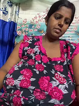 Snapshot of Beauty-queen chatting on 04/08/26, 01:44 Beauty-queen online show from 04/08/26, 01:44