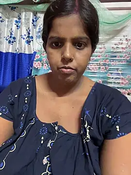 Snapshot of Beauty-queen chatting on 07/06/26, 02:03 Beauty-queen online show from 07/06/26, 02:03