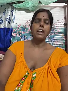 Snapshot of Beauty-queen chatting on 07/19/26, 03:05 Beauty-queen online show from 07/19/26, 03:05