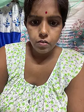 Snapshot of Beauty-queen chatting on 07/20/26, 02:08 Beauty-queen online show from 07/20/26, 02:08