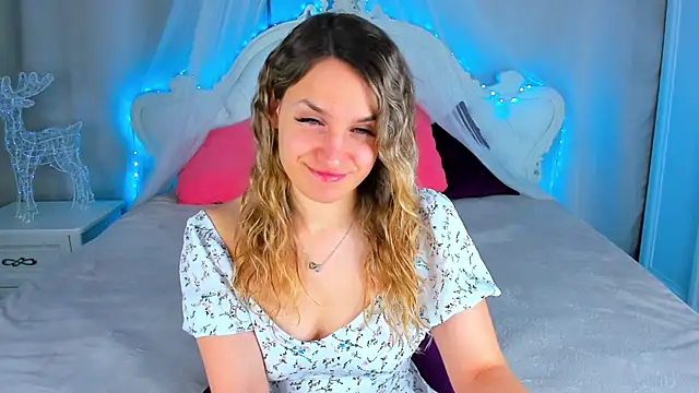 Snapshot of Milka_Blond chatting on 03/15/26, 11:00 Milka Blond online show from 03/15/26, 11:00