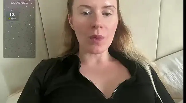 redheadrosie69 online show from 02/08/25, 11:55