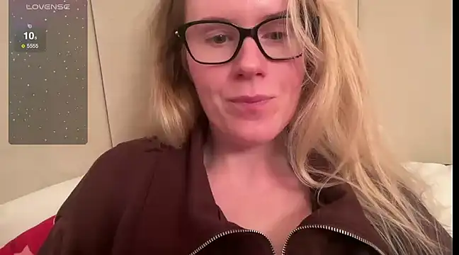 redheadrosie69 online show from 02/10/25, 07:07